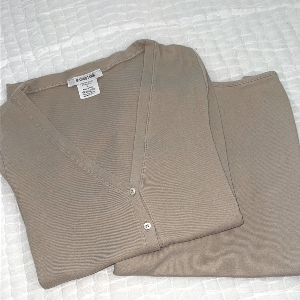 BP Studio T-Shirt Tan Sweater Twin Set